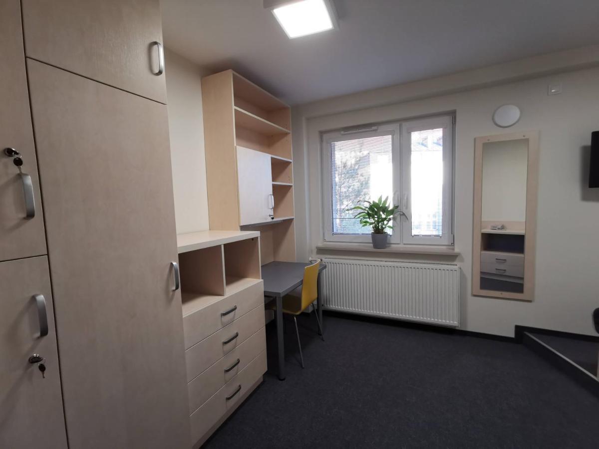 Albergue Dom Studencki Zaulek Cracovia Exterior foto