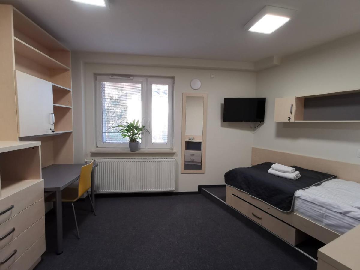Albergue Dom Studencki Zaulek Cracovia Exterior foto